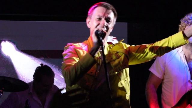 12-13  MVI 2710 Don't Stop   Hummer