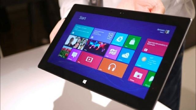 First Look: Microsoft Windows 8 Surface tablet 2012 (HANDS ON REVIEW) смотреть онлайн