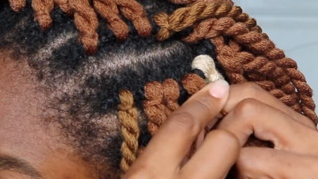 Crochet Yarn Twist Tutorial | Red Heart смотреть онлайн