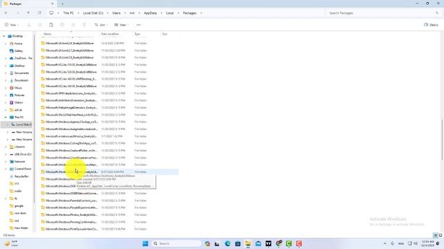 How to Find and Save Windows 11 Spotlight Lock Screen Pictures смотреть онлайн