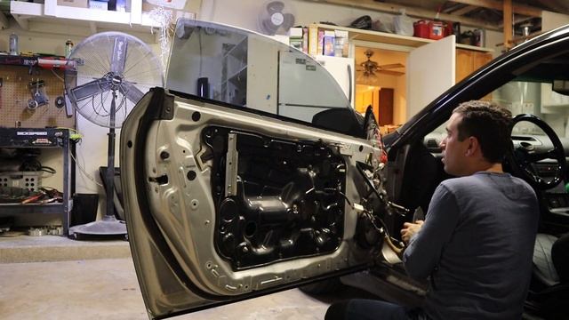 HOW TOO fix and replace G35 window motor смотреть онлайн