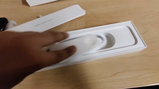 Apple Watch SE 44mm Sports Loop Charcoal Unboxing