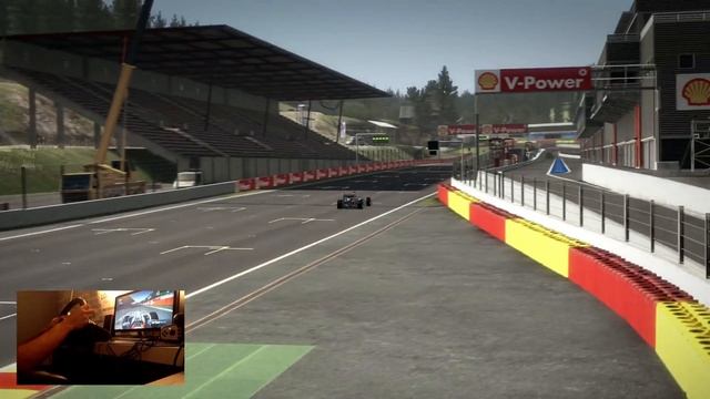 F1 2012 Gameplay @ Spa with Logitech G27 смотреть онлайн