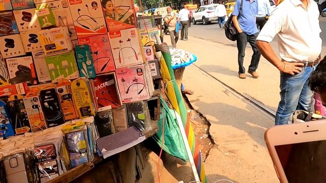 First Look: Unboxing the iPhone 15 | Chandni Market Kolkata смотреть онлайн