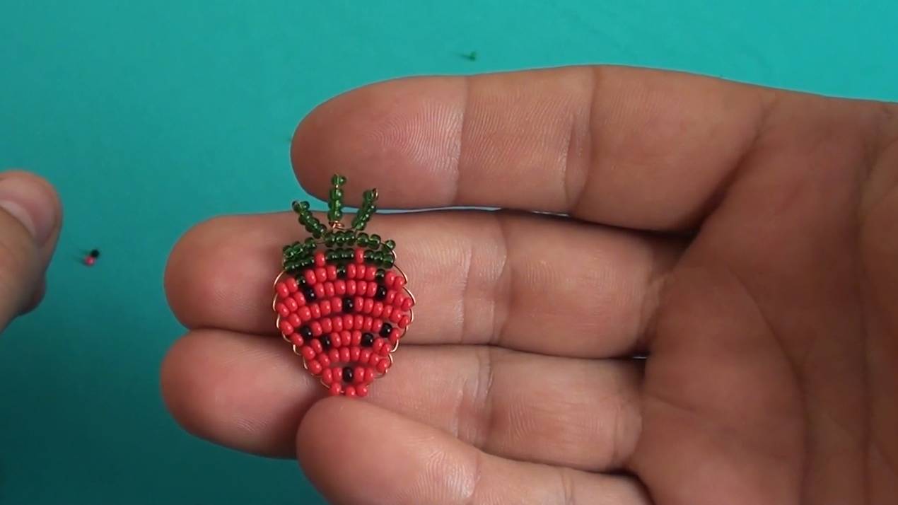 Клубника из бисера способом параллельного плетения смотреть онлайн