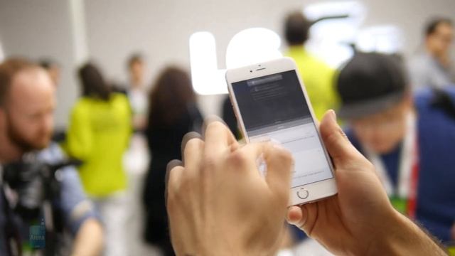 LG G5 vs Apple iPhone 6s Plus: first look смотреть онлайн