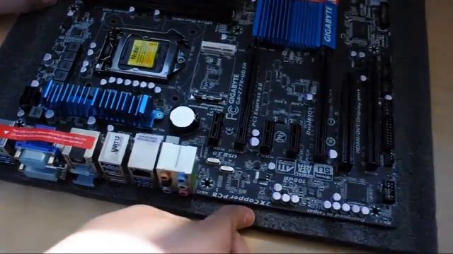 Gigabyte Z77X-UD3H - Unboxing HD смотреть онлайн