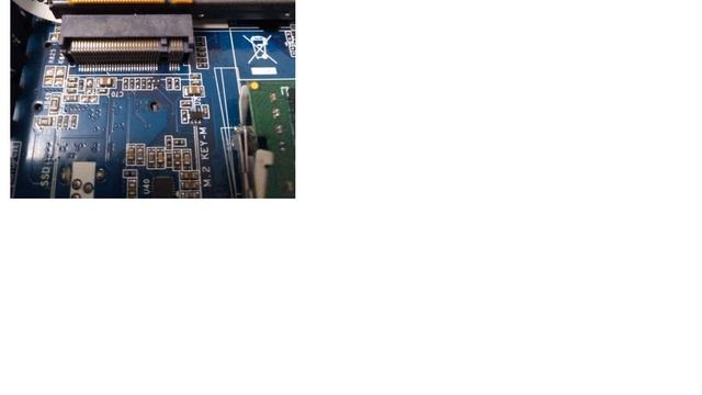 Unix & Linux: Is this PCI-e 3.1? What type of connector is this? смотреть онлайн