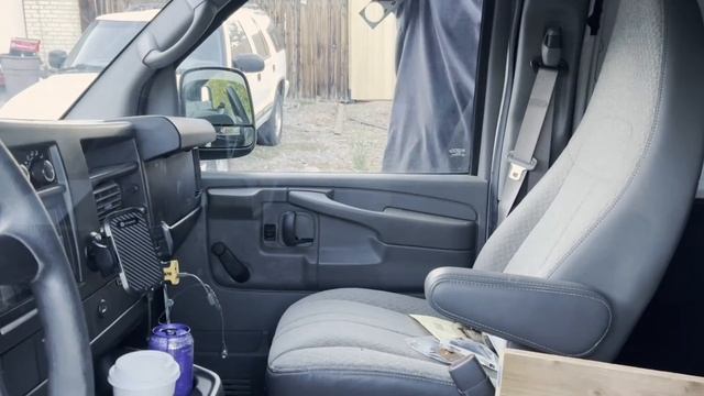 Locked your keys in the car ? Just roll down the window. смотреть онлайн