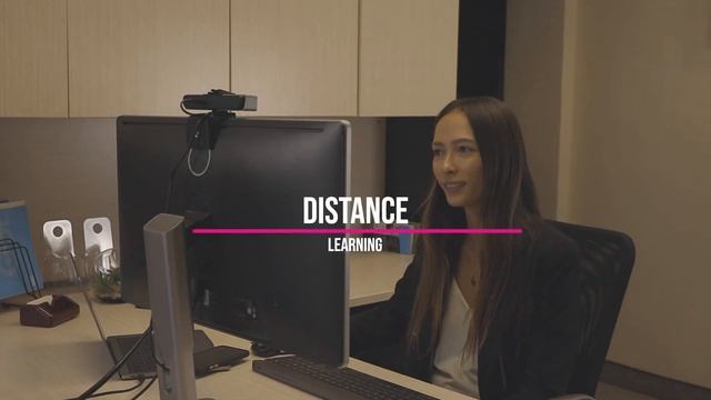 Aluratek's LIVE Pro 4K HD Webcam with 5x Digital Zoom and Dual Stereo Noise Cancelling Mics смотреть онлайн