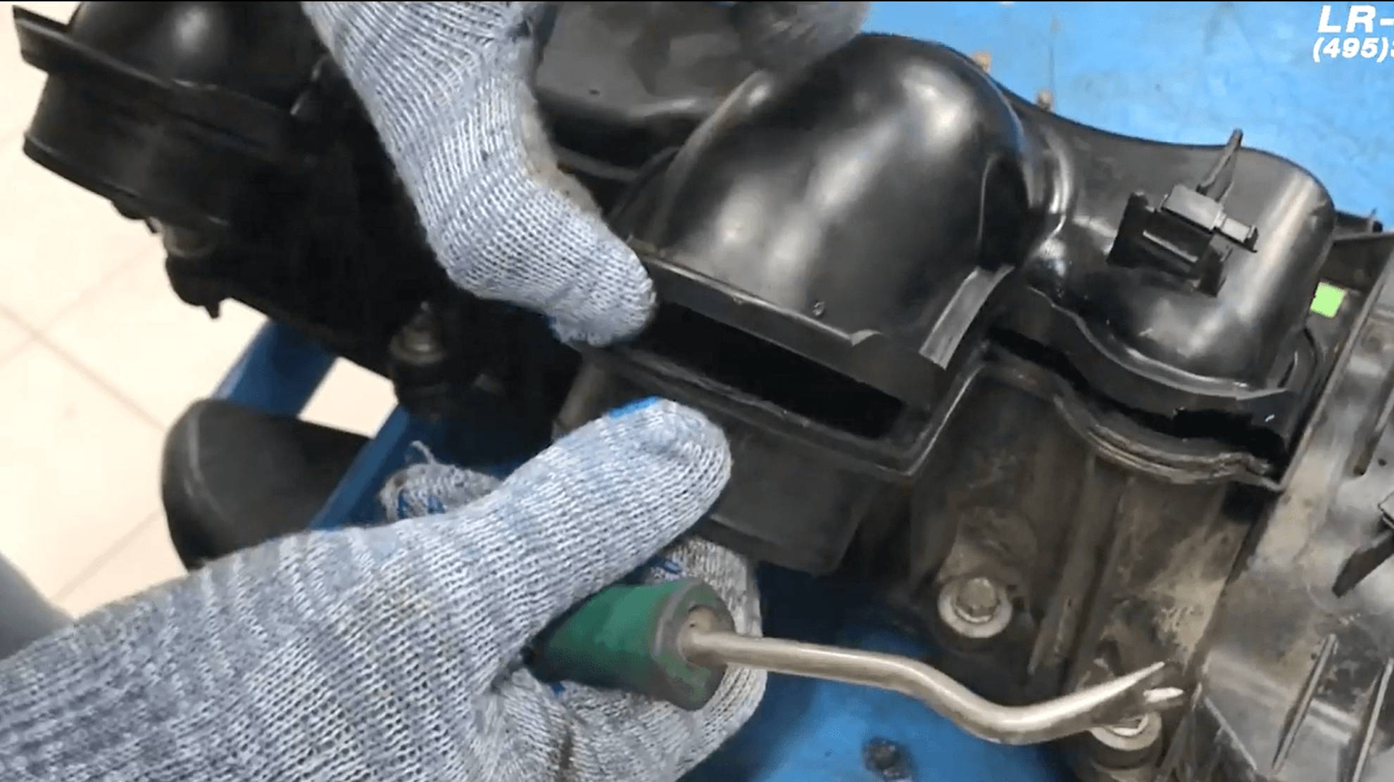 Ограничение мощности на Range Rover L405 с двигателем 4.4TDV8. Неисправность клапанной крышки смотреть онлайн
