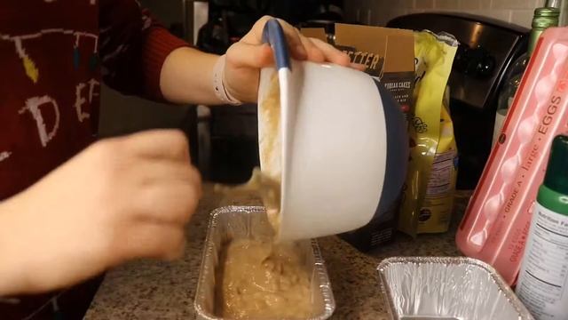 Vlogmas Day 7 l Healthy Holiday Apple & Banana Protein Bread смотреть онлайн
