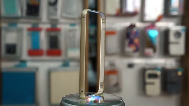 Обзор золотистого бампера Yotrix BumperArc для Apple iPhone 5/5S смотреть онлайн