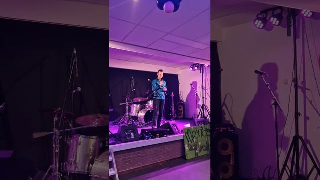 Mr.Cadillac zingt Devil in disguise op het benefiet Chantal stopt ms смотреть онлайн