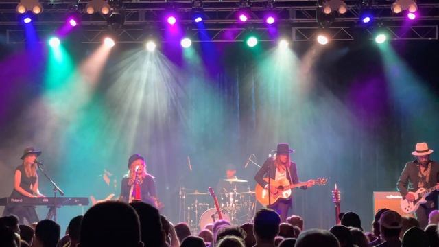 “Dreams” performed by Rumours of Fleetwood Mac смотреть онлайн