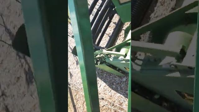 oh yes an old John Deere combine смотреть онлайн