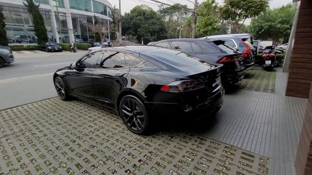 TESLA MODEL S PLAD 2023 DE 0 A 100 EM 1.9 SEGUNDOS смотреть онлайн