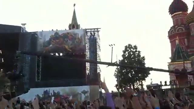 Группа Linkin Park выступила в Москве с песней Numb смотреть онлайн