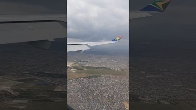 South African Airways Airbus A330-343 landing in Cape Town. смотреть онлайн