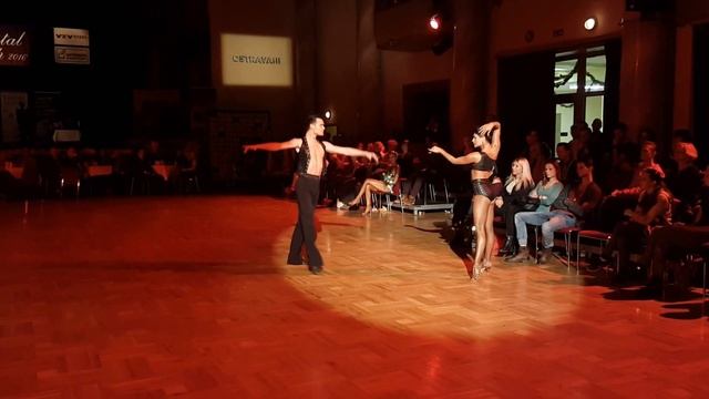 Filip Karásek & Tereza Florová - Show Maxim смотреть онлайн