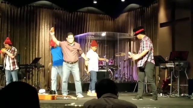 CHRISTMAS PERFORMANCE JOKE APPLE PEN SINGAPORE VERSION LITTLE DRUMMER BOY смотреть онлайн