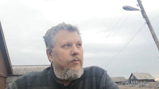 VILLAGE RUSSIE - 3000 euros - LES KOSTIOUMS DU PRESIDENT VOYAGENT EN PREMIERE CLASSE... смотреть онлайн
