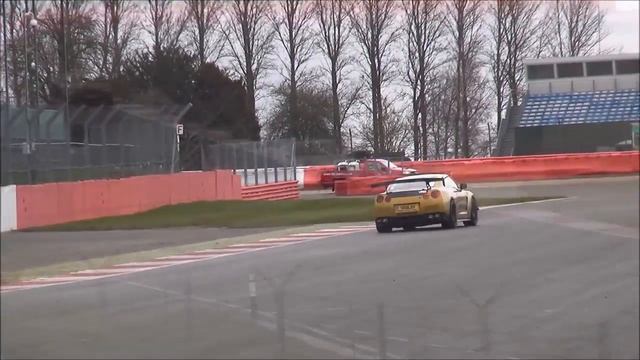 Nissan Gt-Rs Shooting Big Flames!! смотреть онлайн