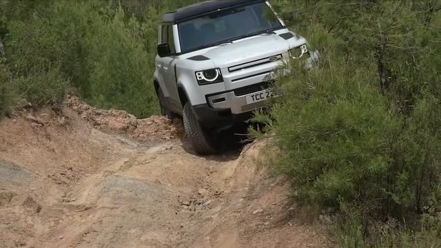 NEW 2022 LAND ROVER DEFENDER 110 P400e Plug In Hybrid OFF ROAD DRIVING INTER смотреть онлайн