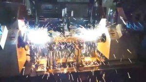 Стенд для сварки роликов швов с двумя горелками