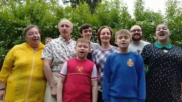 3 поколения семьи учащегося 8 а класса Зиновьева Фёдора принимают участие в семейном флешмобе смотреть онлайн