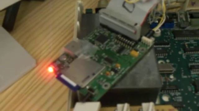 Slim HxC Floppy Emulator on Apple 2c смотреть онлайн