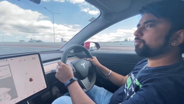 Tesla Model 3 Review In Hindi | Tesla Drive In New Zealand смотреть онлайн
