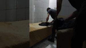 Грязелечебница. Как принимают грязевые обёртывания.