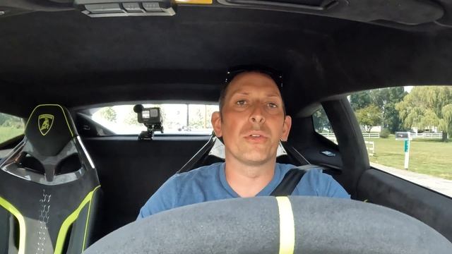 Lamborghini Tecnica, 1,000 Mile Review смотреть онлайн