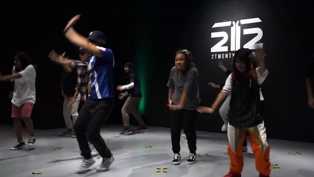 Bruno Mars, Anderson .Paak, Silk Sonic - Smokin Out The Window | Dance Video смотреть онлайн