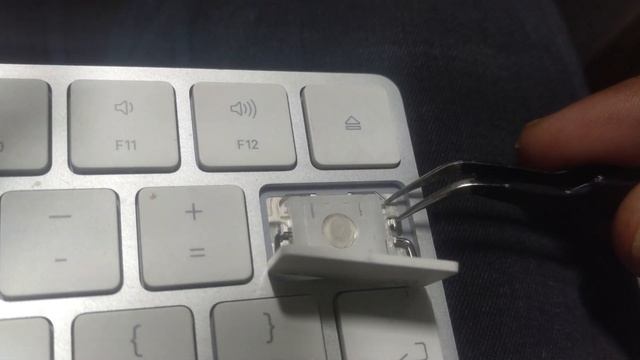 Apple wireless keyboard Single key Fixing смотреть онлайн
