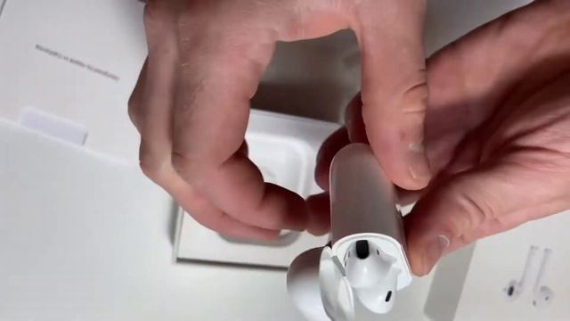 AIRPODS 2 смотреть онлайн