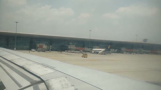 Taxi In Bangalore Airport смотреть онлайн