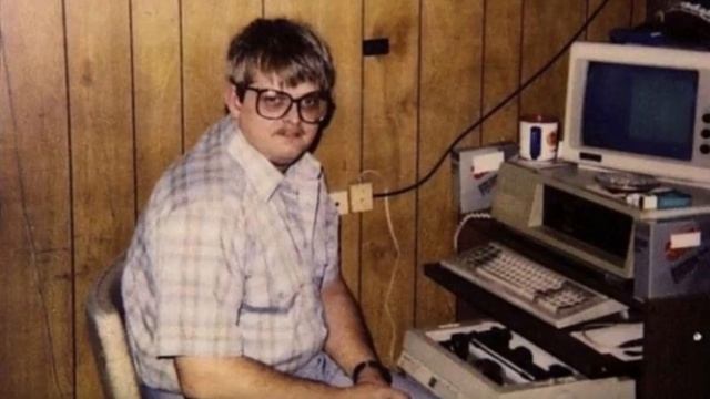 🤤69 iq Debian user reacts🤤 How To Be A Linux User (Distro Tube) #reaction смотреть онлайн