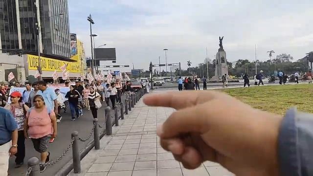 ÚLTIMO MINUTO PANORAMA CENTRO DE LIMA PERÚ MARCHA EN CONTRA DEL GOBIERNO смотреть онлайн