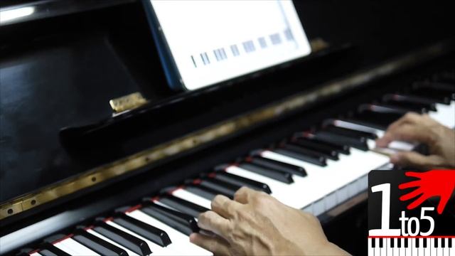 ONEtoFIVE - iOS - playing with real piano - Romantica Serenade смотреть онлайн