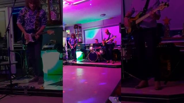 The Big Blue play I Loved Another Woman смотреть онлайн
