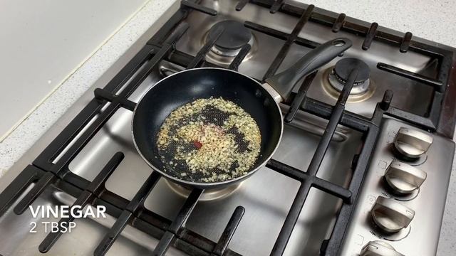 MiddleEast Fava Bean with Garlic & Vinegar Recipe (Foul Medames) طريقة عمل الفول المدمس بالثوم والخ смотреть онлайн