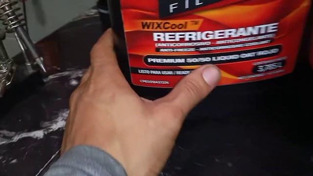 PORQUE SE CALIENTA EL AUTO (Mantenimiento de radiador) RECALIENTA EL MOTOR? usa refrigerante смотреть онлайн