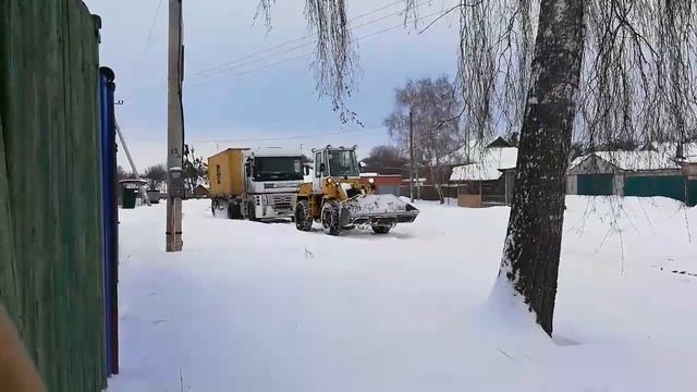 Спасение рено на заснеженой трассе. смотреть онлайн