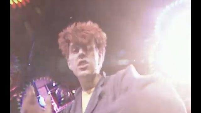 Thompson Twins - Into The Gap (Razzmatazz 1984)
