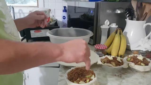 Cooking With Meh- Apple Pie смотреть онлайн