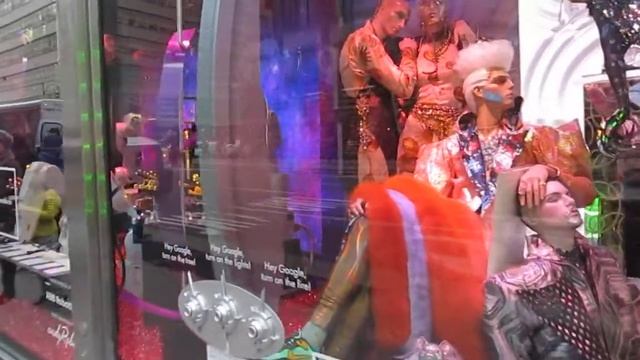 bloomingdales xmas windows 2019 смотреть онлайн