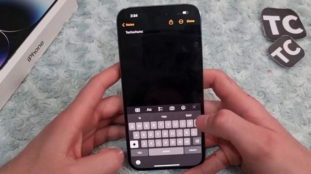 iPhone 14/Pro/Max: How To Enable/Disable Caps Lock on Keyboard смотреть онлайн