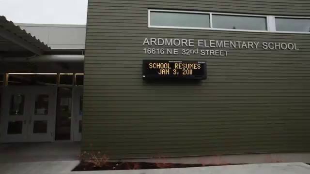 School District Saves $135,000 and Increases Educational Scope with Server Solution смотреть онлайн